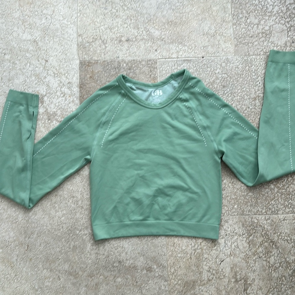 GB long sleeve beautiful green sports top